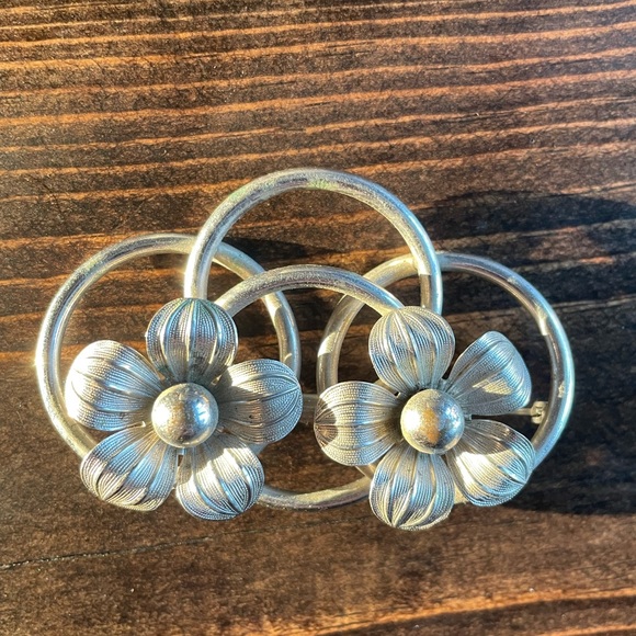 Two flower silver pin - Picture 5 of 7